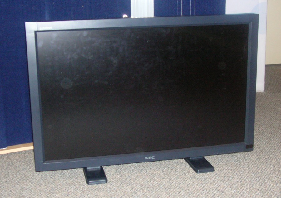 37 inch monitor